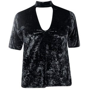 Boohoo plus velvet choker top